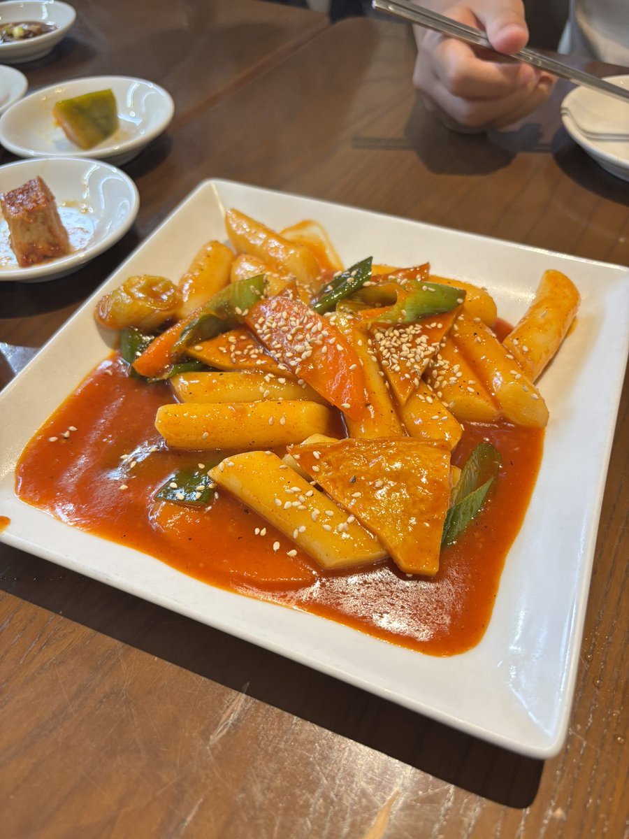 taichi6025's tweet photo. 久々に近所の韓国料理屋
たまに食べるとなかなか美味し😋 https://t.co/GfpgHBjoUi