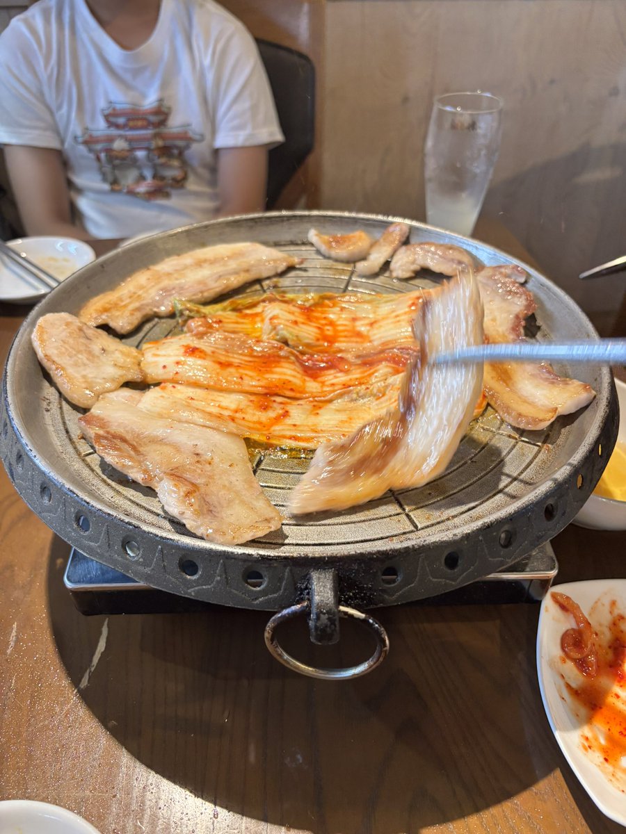 taichi6025's tweet photo. 久々に近所の韓国料理屋
たまに食べるとなかなか美味し😋 https://t.co/GfpgHBjoUi