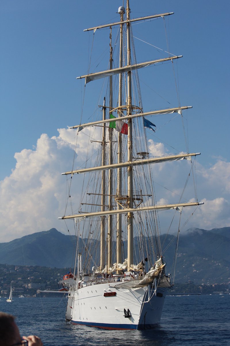 alleshov's tweet photo. Лигурийское побережье ... #Liguria #Ligure #LigurianSea #ЛигурийскоеМоре #Yachting https://t.co/fFfMkFGmoT