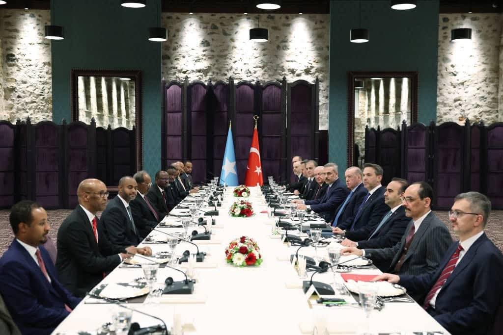 MohaAliDr's tweet photo. @RAbdiAnalyst Türkiye's advanced fishing technology depletes marine resources. Puntland is right to reject Türkiye's fishing deal with the Hawiye clan in Mogadishu, who call themselves the "Somalia Federal Government." Their mandate expired on 15 May 2026. https://t.co/2DbM16md8z