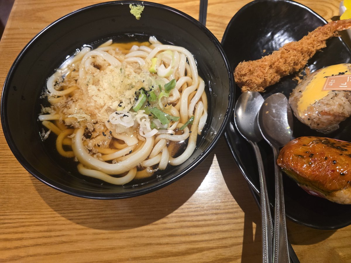 taeng1005's tweet photo. 뼈구이, 성심당 우동야
대전에서 먹은거 https://t.co/Rv6GEaYurp