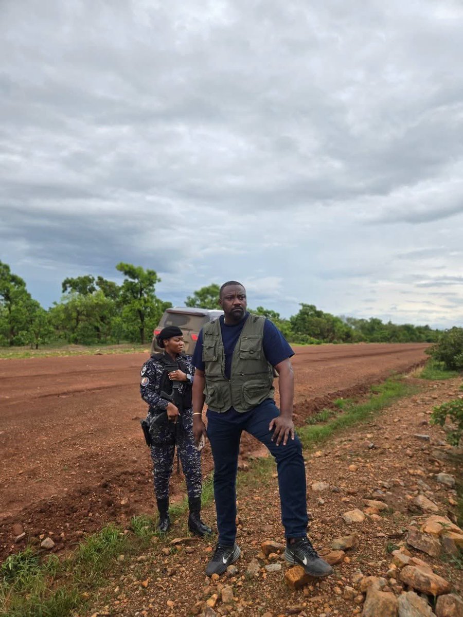 EnyonamManye's tweet photo. Yesterday, the Deputy Minister for Food and Agriculture, @johndumelo  travelled from Accra to Zebilla in the Bawku West District to interact with tomato farmers preparing for this year’s dry-season tomato production.

He also met with the team from FarmMate Africa, who are fully committed to supporting the initiative.

The Deputy Minister assured the farmers of the government’s support throughout this year’s dry-season farming, including assistance with the marketing of their produce after harvest.