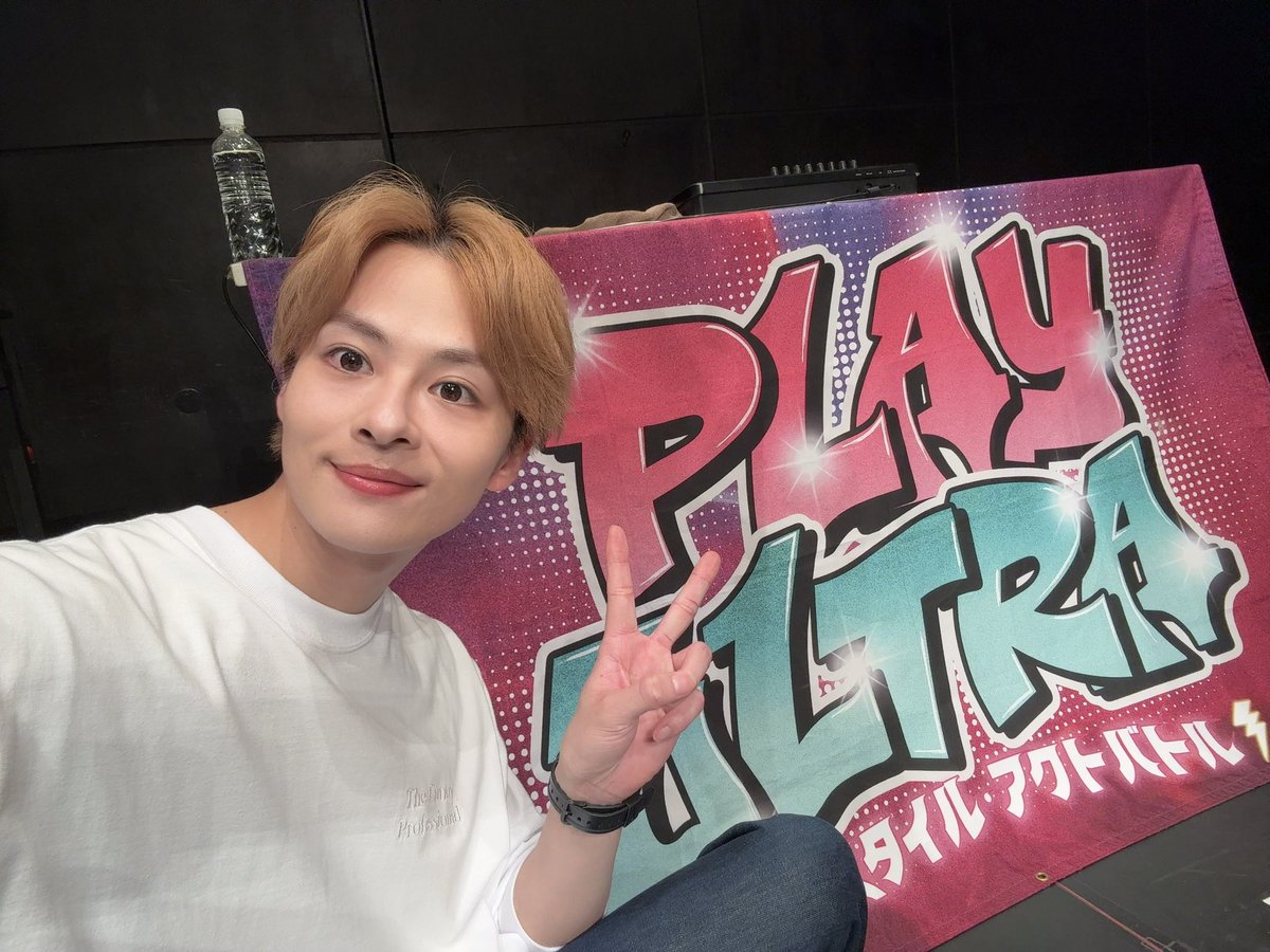 ohmi_youta's tweet photo. PLAYULTRA  
お疲れ様でしたぁぁ！！！
結果は敗者復活戦からのベスト4でした⭐️

共演者の皆様全員最高で、とにかくアツく、充実した時間でした🔥

スーパー楽しかったです！！！
皆様アツい応援ありがとうございました⚡️⚡️
#プレイウルトラ
#ボイクラ東京 https://t.co/Scc93miXQR