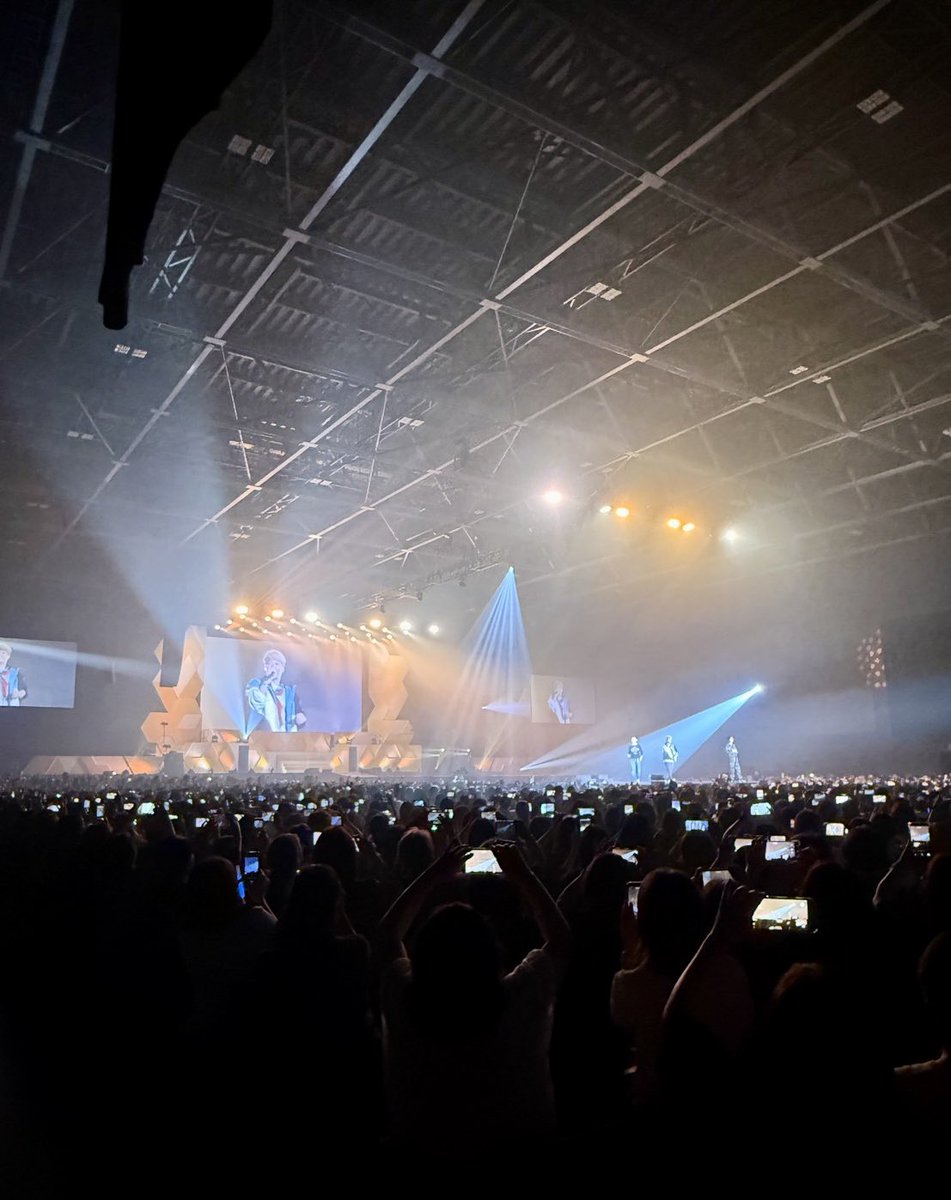 atarashiichizu's tweet photo. NAKAMA to MEETING Vol.5 福岡公演
2日目もありがとうございました✨

→NEXT 北海道公演（7/25・7/26）

#NAKAMAtoMEETING_vol5 #新しい地図 https://t.co/aDURjS7FS2
