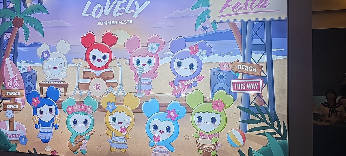 KTinky2's tweet photo. 🙋
#TWICE_THISISFOR_POPUP #FANS_SHOP #팬즈샵 https://t.co/e6pQrlCqQG