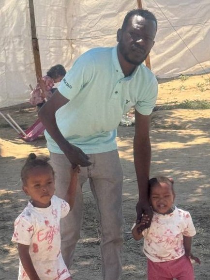RamiUbaid97990's tweet photo. My life is like a dark cage, unseen by the light. 
Please help me and my family so that the sun may shine again. Your donation, my friend, will save my family from hell and death, bringing them to light and survival, and will keep my young children alive. https://t.co/E7TbF8Pshx https://t.co/sWQbLGo2jH