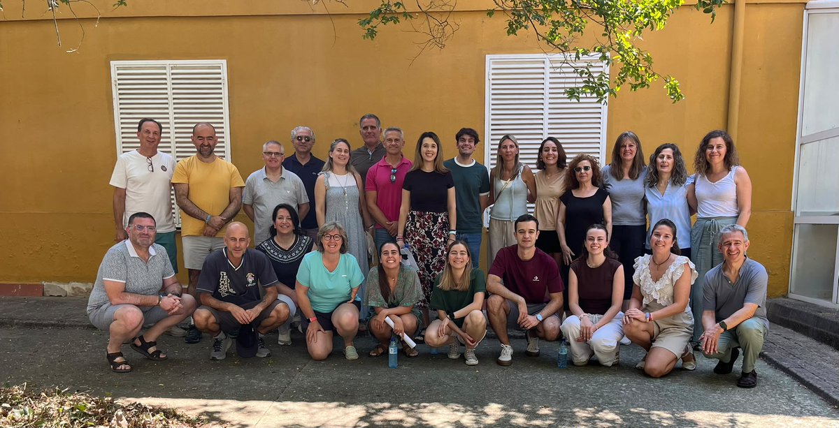 MaristasMedit's tweet photo. 🌿 Parar para escuchar. Escuchar para crecer ⏩
Educadores de #Maristas Mediterránea y @FundMChampagnat han participado en la formación 'Búsqueda de la #Interioridad', profundizando en la atención plena, el silencio, la escucha y el cuidado personal
#Identidad 🙏
#VidaMarista 💜 https://t.co/B6ytDKOzys