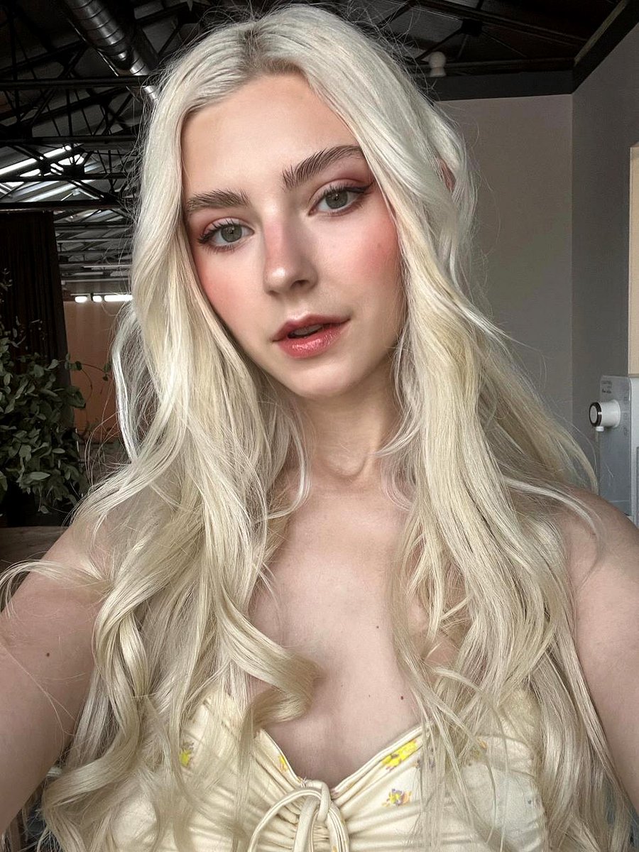 theevaelfie451's tweet photo. 🌸 https://t.co/tEpE0JWQF0