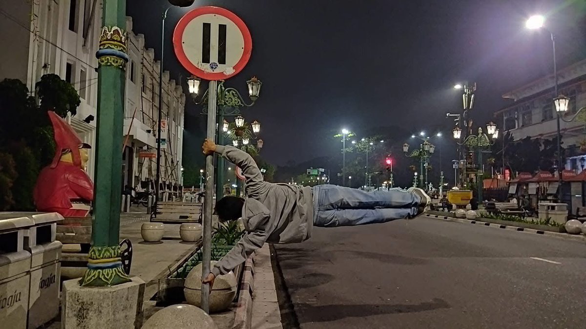 yanrzz18's tweet photo. Ojo lali human flag dok ✊🏻 https://t.co/Qak1AyKc3f