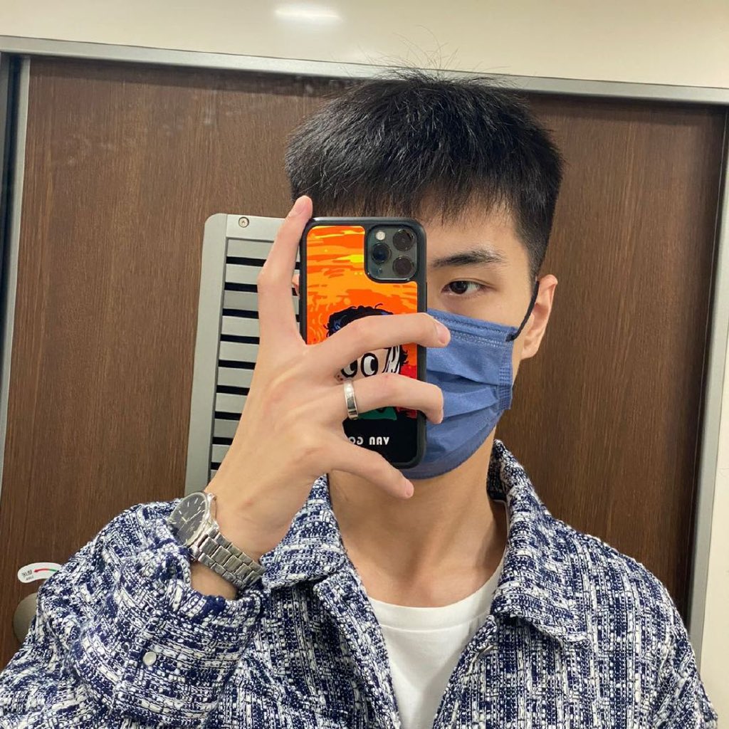 Luckb3nx's tweet photo. #直男 #女记者 #粗口 https://t.co/7rSb2tZaGH