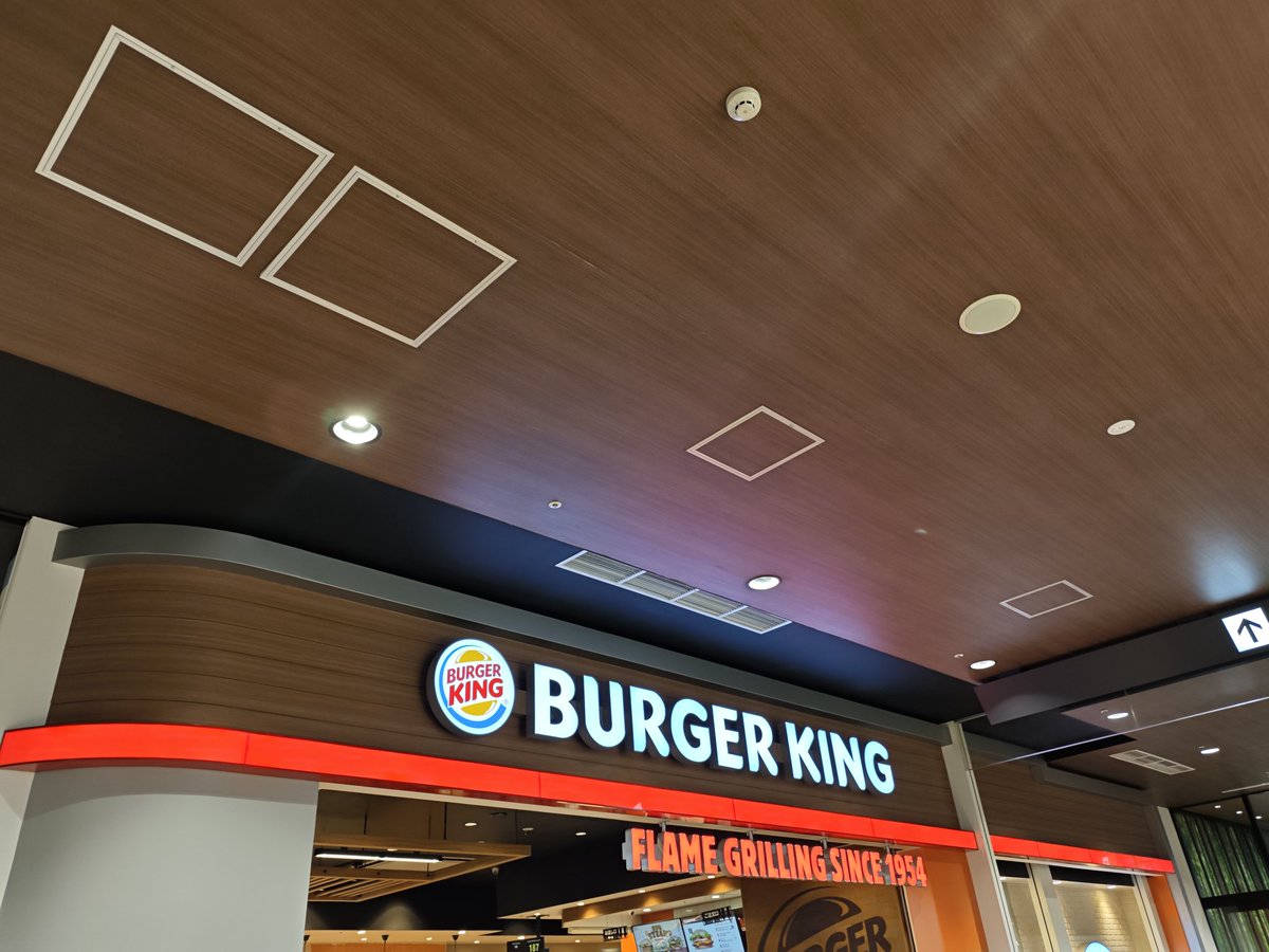 macdeath111's tweet photo. こっちのイオンの建屋に来たらバーキンとブルーシールあったんか🤦‍♂️ https://t.co/Vkx2GHAi91