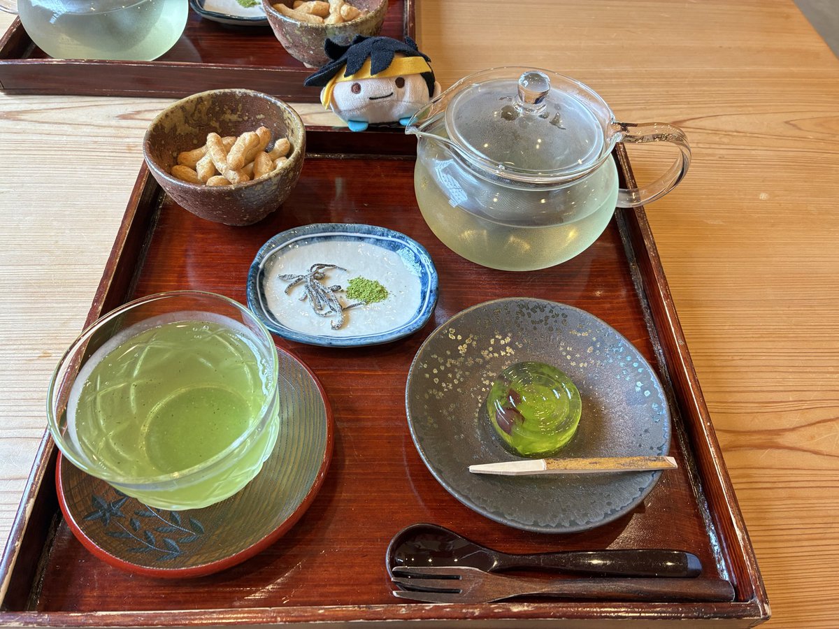 ob79ku1's tweet photo. 今日はお留守番組だったので朝からのるぽちゃん連れて焼きたてパン食べに行ったり煎茶カフェ行ったりしてきた https://t.co/OtyMD1qlnY