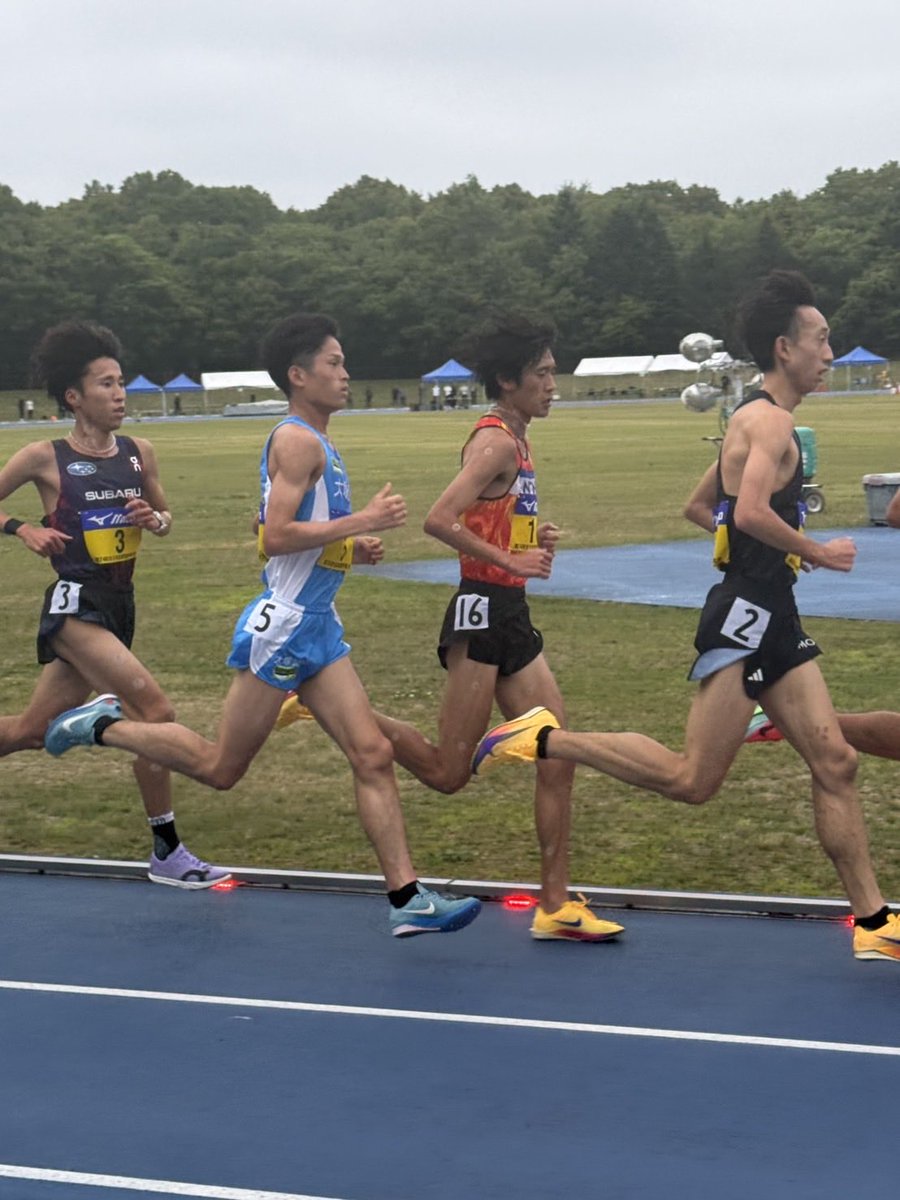 Otsuka_TandF's tweet photo. 【大会結果】
#全日本実業団選手権10000m

⭐️男子10000m2組
12) #梅崎蓮 27分56秒13
　自己新記録、チーム歴代2位

9月の本大会とは分離開催で行われた10000m。28分のペースライトに合わせて14分00秒で5000mを通過後、粘りを見せ初の27分台！

ご声援ありがとうございました！
#大塚製薬 #otsuka https://t.co/JBPwWXGEli