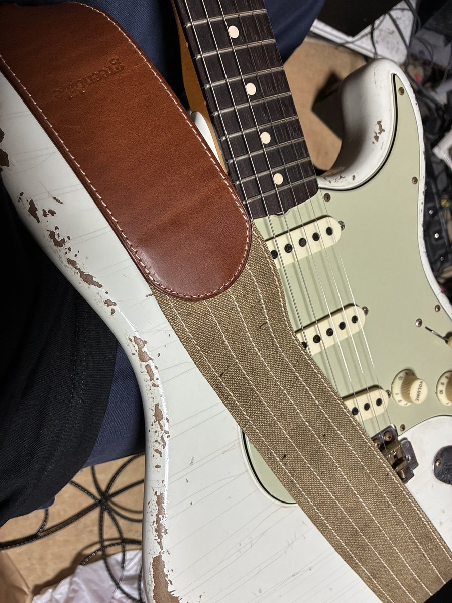 Soukisi03Mk3's tweet photo. カッコ良すぎまして #greendale https://t.co/5qYKH1Ct9w