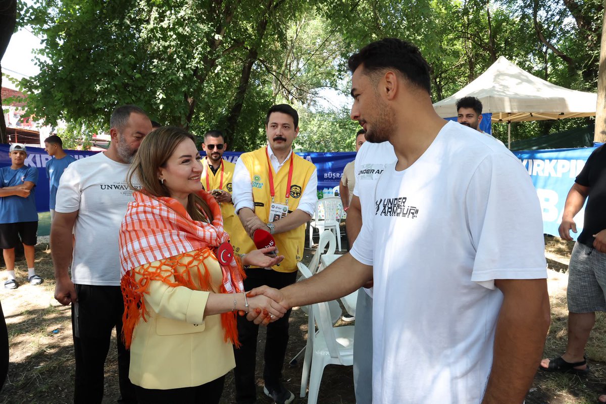 busraozdemirtr's tweet photo. 665. Tarihi Kırkpınar Yağlı Güreşleri için dualı çayırdayız.

Yarı finale kalan başpehlivanlarımız Mustafa Taş ve Erkan Taş’a başarılar diliyorum. Er meydanında kol bağlayan tüm pehlivanlarımıza Allah derman versin.

Ata sporumuzu yaşatmak ve bu büyük geleneği geleceğe taşımak için mücadele eden tüm pehlivanlarımıza emekleri ve verdikleri mücadele için teşekkür ediyorum.