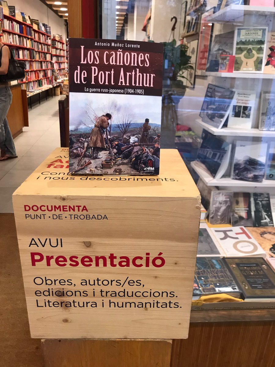 MrSushi1's tweet photo. Ayer presenté en @DocumentaBCN mi libro "Los cañones de Port Arthur", de la mano de @ivangich  Pasamos una tarde agradable entre amigos y familia. Muchas gracias a todos por venir. https://t.co/R7joxmomDc