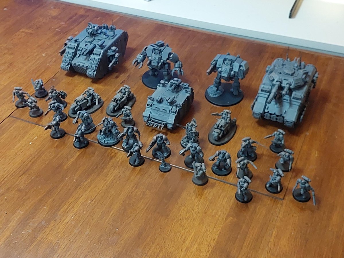 Gunson891's tweet photo. @onolumi This is where the legend of the "Grey Legion" comes from :D 

*Not my minis below btw* https://t.co/1RArPxnxcb