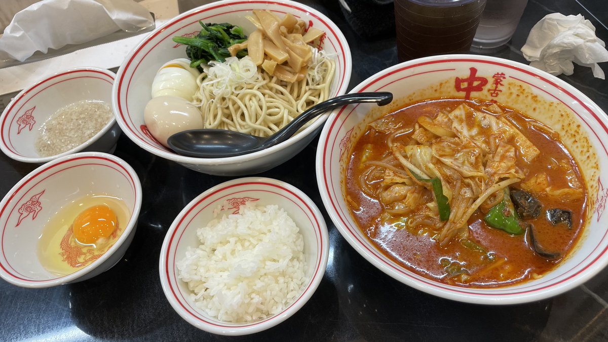 Kon_Gamer's tweet photo. 中本(甲府)
冷やし味噌やさい(スペ超、メンマ、ほうれん草、ゆで玉子、生玉子、味玉、背脂別皿)、プチライス https://t.co/3hDqM36P5u
