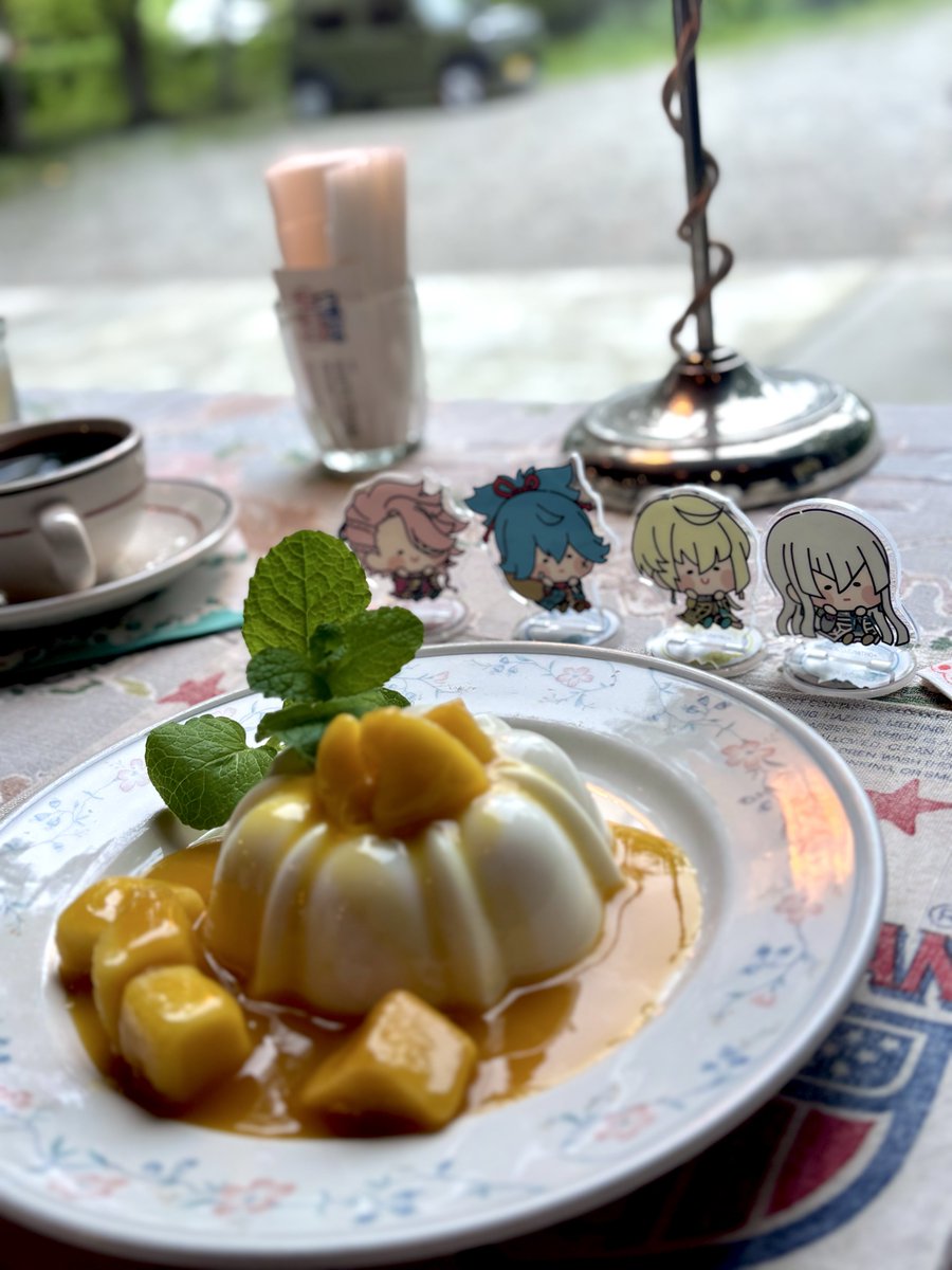 momo_s_0814's tweet photo. 槐斗さんといつものカフェ𓂃𓈒𓏸🎐
今回はホットドッグとマンゴーココナッツプリン꒰՞ ܸ. .ܸ՞꒱
美味しくて楽しくて良い週末でした⸝⸝⸝🫶🏻.ᐟ.ᐟ
いつも本当にありがとう〜〜🥹🤍 https://t.co/1Xj3sX6sdC