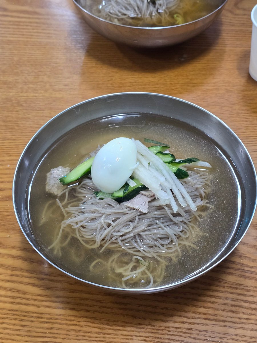 taeng1005's tweet photo. 평양냉면(부산안면옥), 돼지국밥(신송자 신마산식당) >>
(��창과 뭉티기 전부 못먹는 관계로..)
대구에서 먹은 것

저 돼지국밥 최민식 아자씨 픽이라 1시간 웨이팅함 ㅋㅋㅋㅋㅋ
가치는 있었다 👍 https://t.co/ec8lVxZDgv
