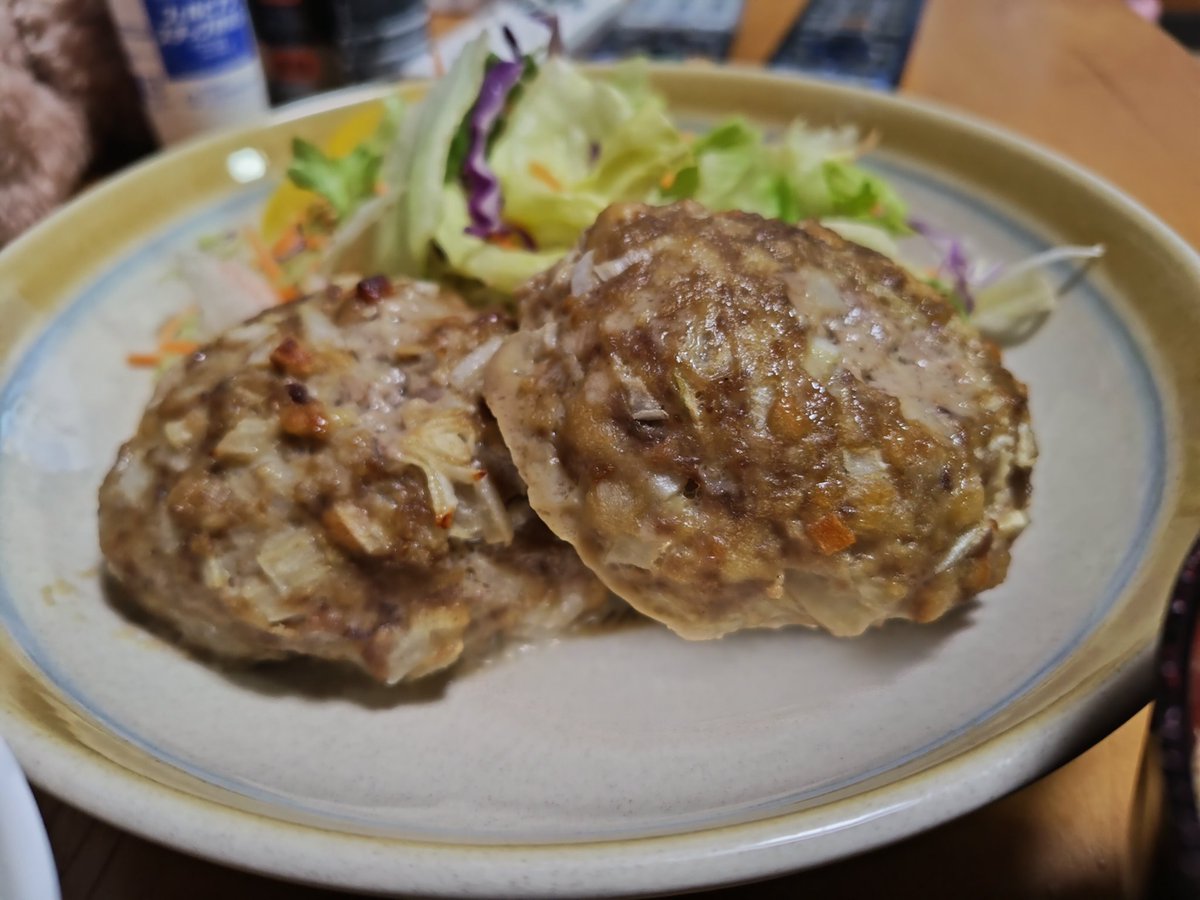 eyes_on_me_hiro's tweet photo. 皆さん🎵
お疲れ様こんばんはです🌃

今宵は・・・
手捏ねハンバーグ定食🎵
美味しくいただきました🎵｡⁠◕⁠‿⁠◕⁠｡ https://t.co/gwoHoEwGVt