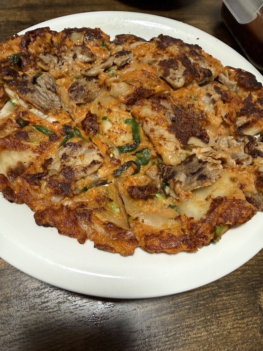 pure_nami's tweet photo. 昨日の晩御飯はチヂミと小松菜が89円だったからチヂミの余ったお肉入れて中華スープにしたよ✌️ https://t.co/30o3SpZ8Mu