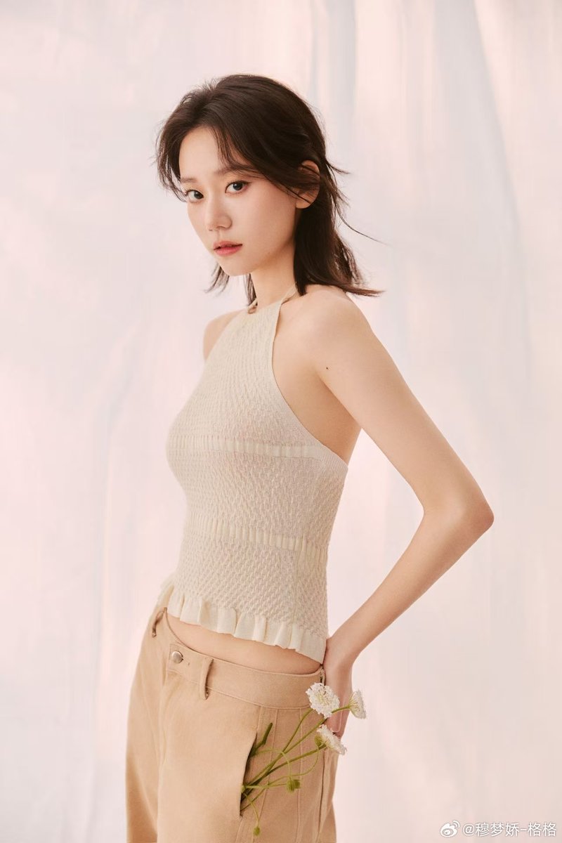 iihbmm's tweet photo. #意淫  #骚脸 #婊子 #羞辱 #母狗 #骚货 #身材 #女明星
穆梦娇，2005年2月27日出生于天津。
电影《默杀》里的霸凌女头目，现实中是21岁的回族欠操骚婊子 https://t.co/zuHys4sXb1