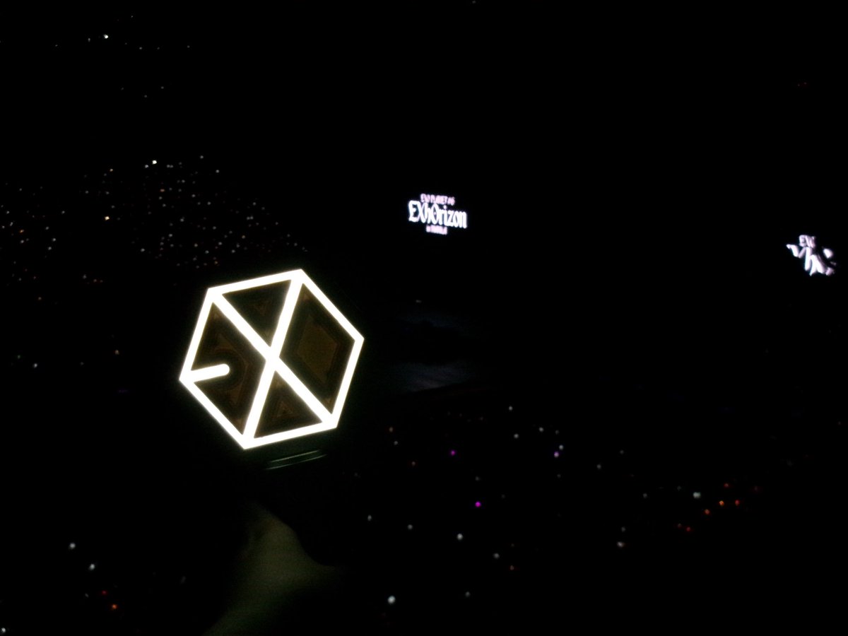 p__oki3's tweet photo. Your younger self waited 14 years for this moment🥹🩷

#EXO #엑소 #weareoneEXO #EXhOrizon #EXhOrizoninMANILA
#EXhOrizonInManilaDay1 https://t.co/O32iZwuCMU