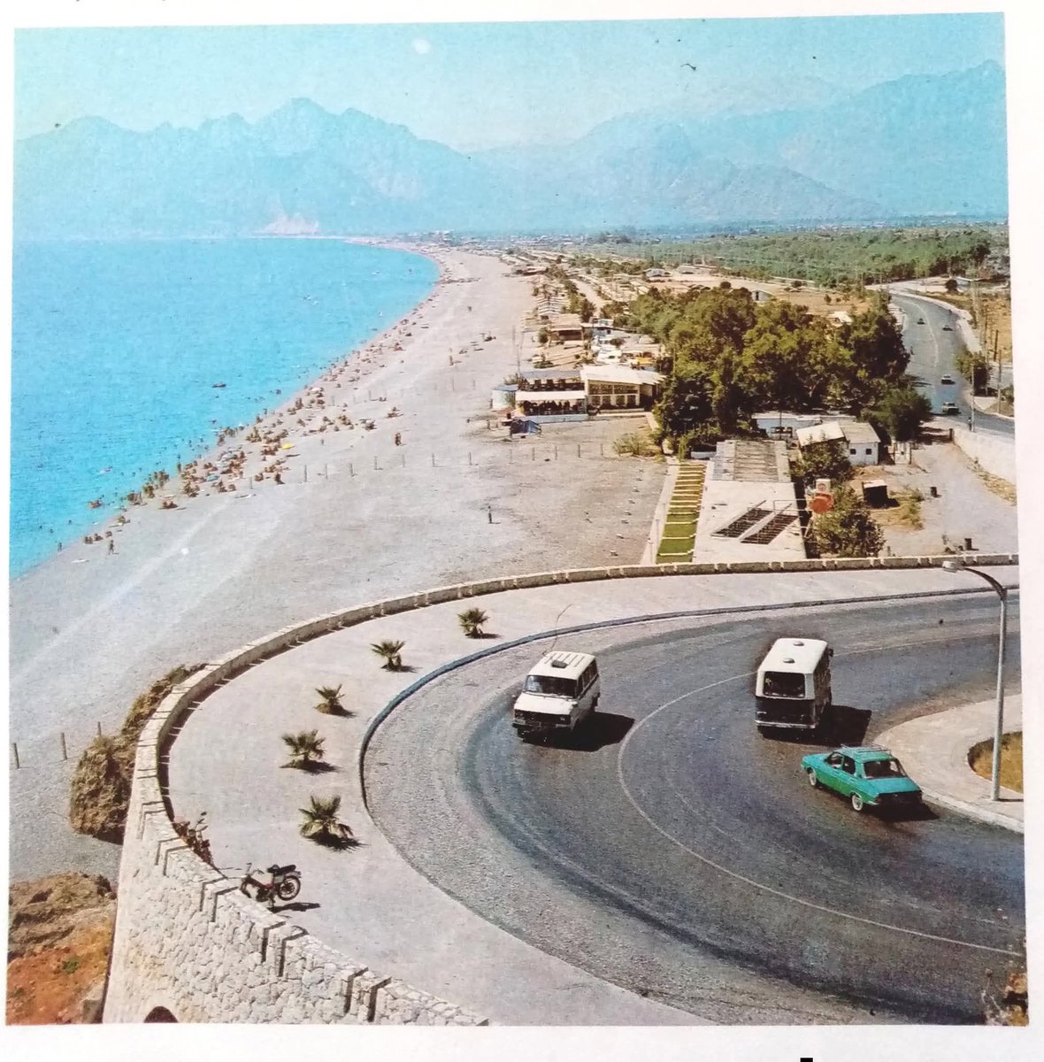 umuttgunerr's tweet photo. Antalya bir zamanlar doğanın ve insanınken https://t.co/25T3q44wuf