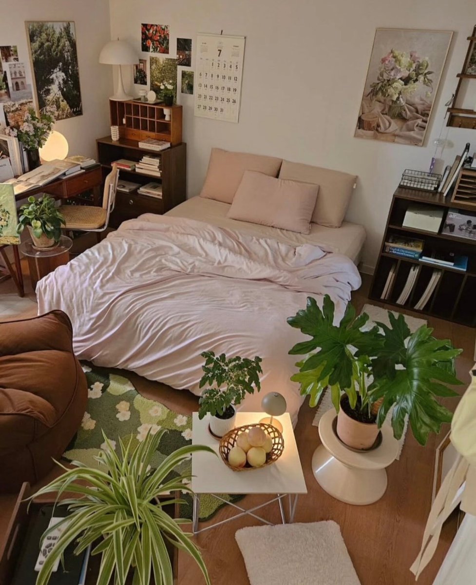 sekarwangikuu's tweet photo. If you work hard every day, make your room the place you look forward to coming home to. https://t.co/VCxump4gK9