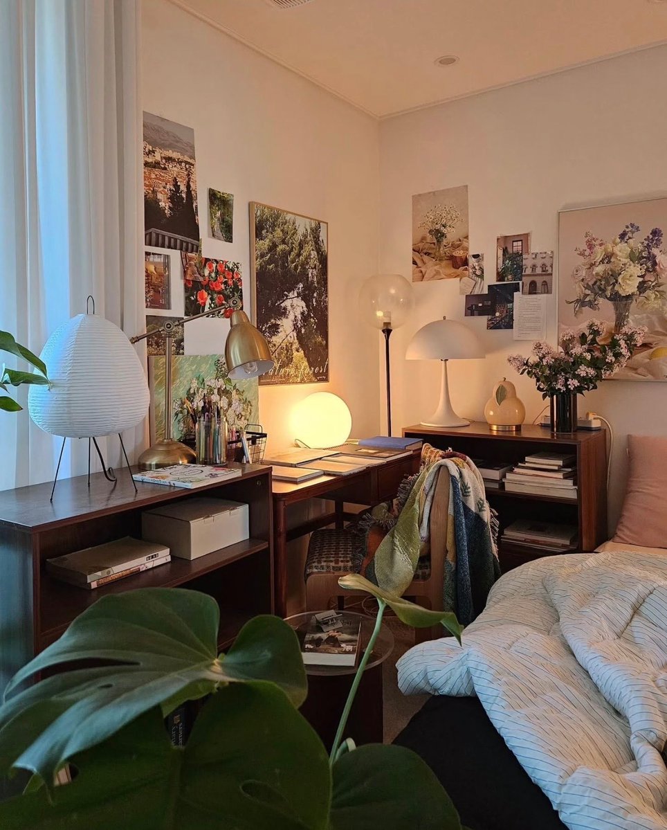 sekarwangikuu's tweet photo. If you work hard every day, make your room the place you look forward to coming home to. https://t.co/VCxump4gK9