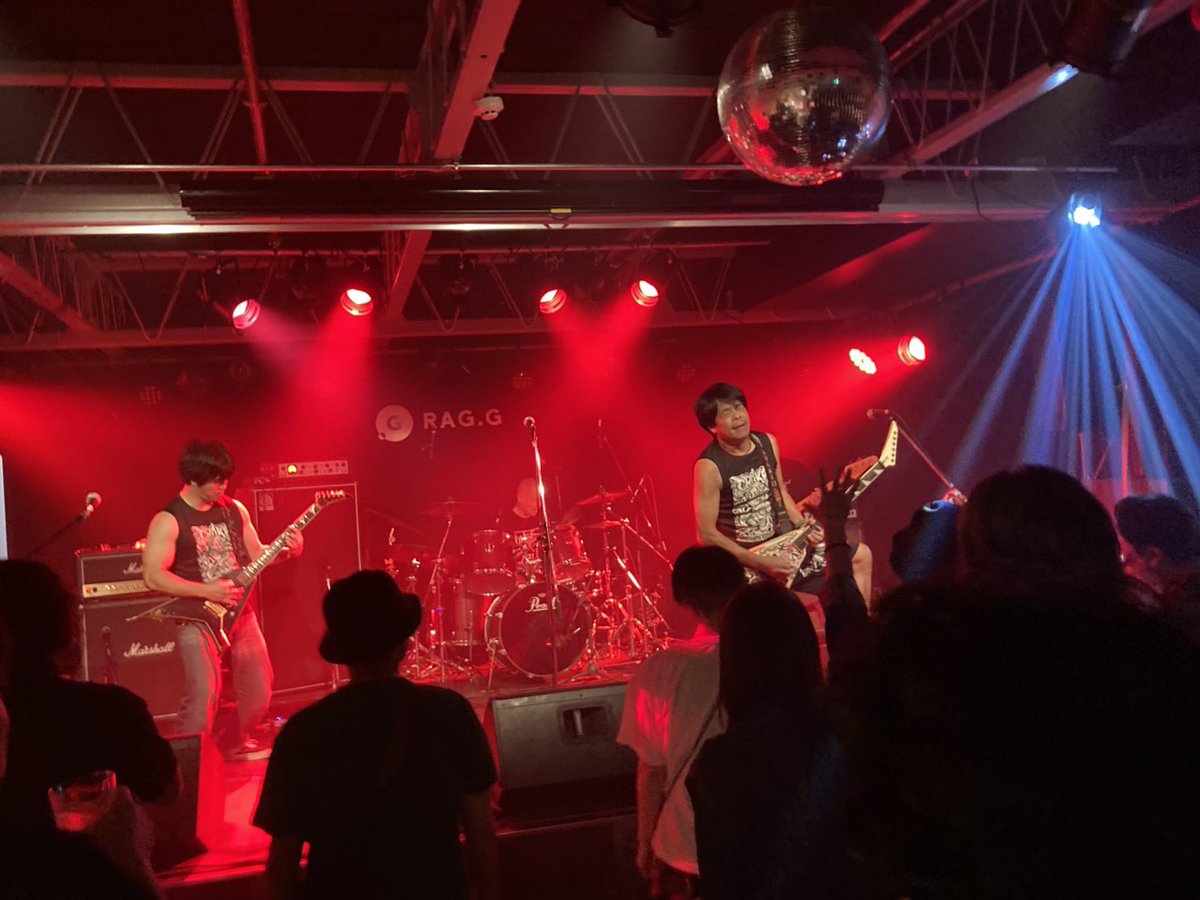 CHOKE_JAPAN's tweet photo. 昨日の佐賀RAG-Gでのライブの画像です。6曲演りました！

1.GO
2.LOST
----MC----
3.NOTHING
4.IMPERFECT
----MC----
5.HIDE YOUR FACE
6.HEAVINESS FREAK

次のライブは未定でございます！！！
また会う日まで！ https://t.co/wbd0X6p49t