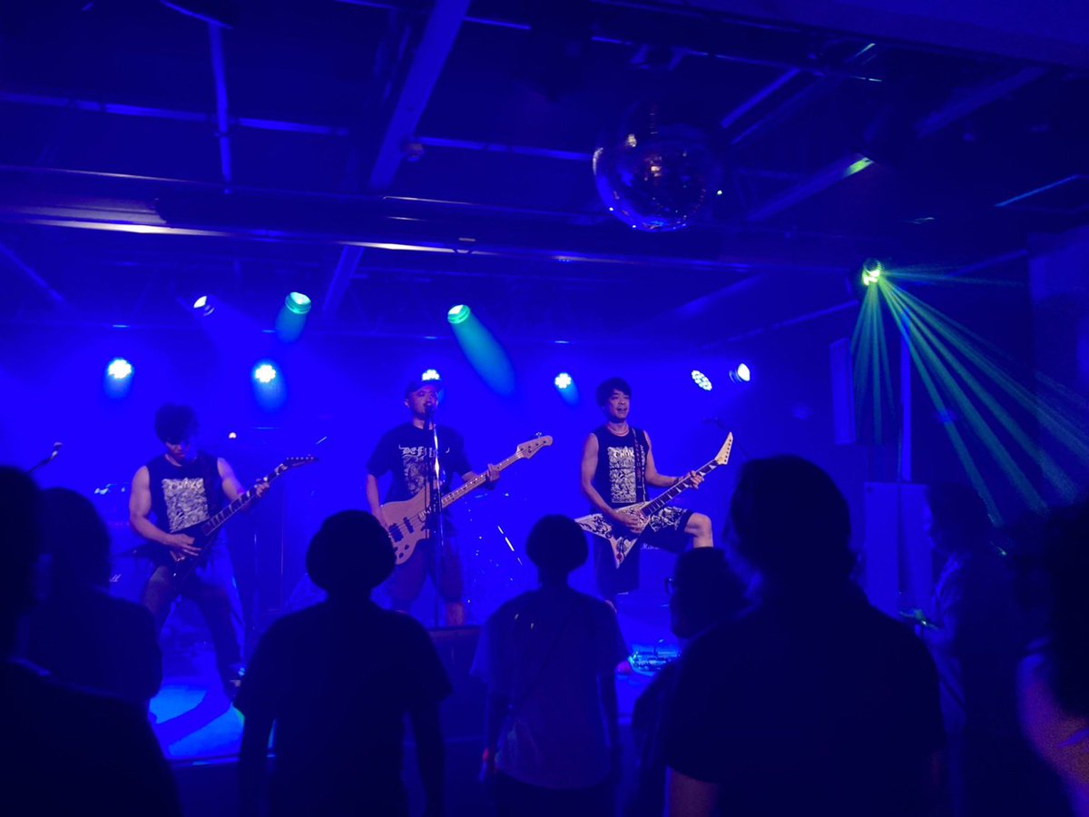 CHOKE_JAPAN's tweet photo. 昨日の佐賀RAG-Gでのライブの画像です。6曲演りました！

1.GO
2.LOST
----MC----
3.NOTHING
4.IMPERFECT
----MC----
5.HIDE YOUR FACE
6.HEAVINESS FREAK

次のライブは未定でございます！！！
また会う日まで！ https://t.co/wbd0X6p49t
