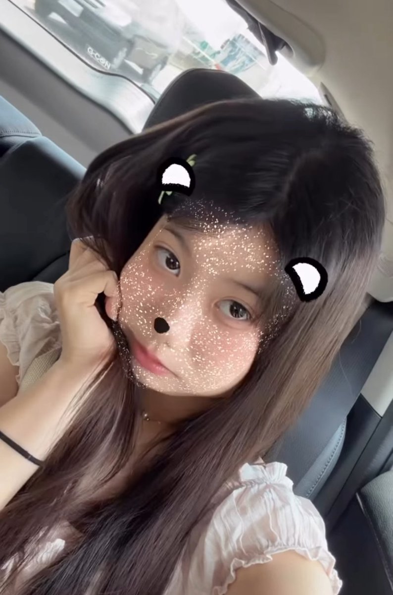 xinxin__0146's tweet photo. 不知道有沒有被那個uber司機發現我在後面自戀哈哈哈
#新北#大學生 https://t.co/ie4EIPbVzw