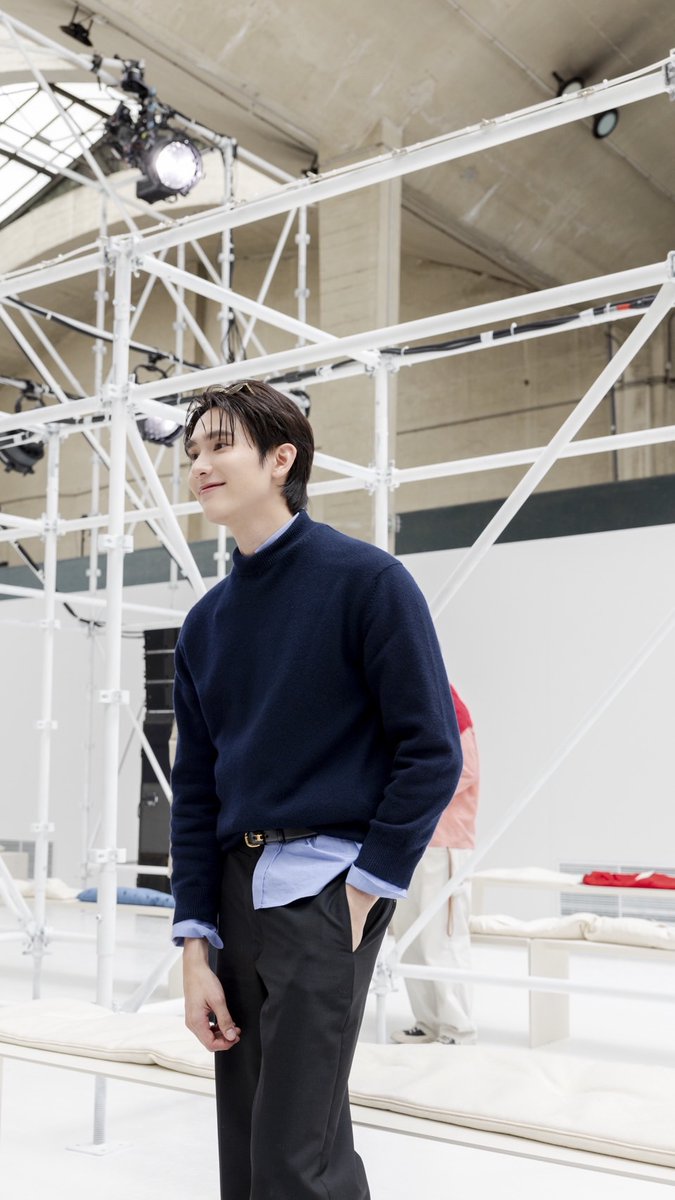 kritubn's tweet photo. Major fashion moment captured perfectly BOOKKASIDET brings the CELINE look to life effortlessly

BOOK X CELINE PMFW27   
#BookKasidet #CelineSS27 #CELINE #MichaelRider #kasibook https://t.co/2sIk9dExvH