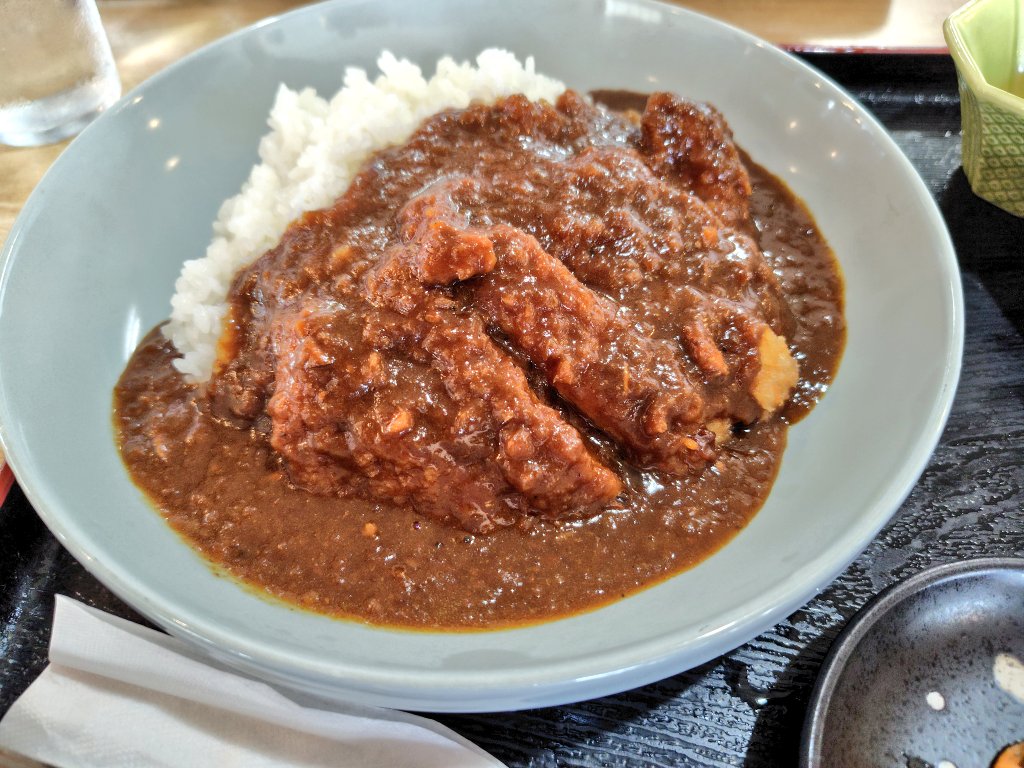 ultramagnus69's tweet photo. お昼は貝殻亭さんで普通に“カツカレー”。おいしかった(⁠^⁠^⁠)。 https://t.co/bbBDQlbF9H