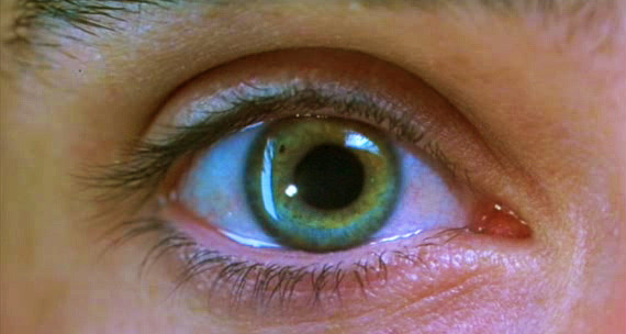 TheCinesthetic's tweet photo. Requiem for a Dream (2000) dir. Darren Aronofsky https://t.co/6cw65yQW8R