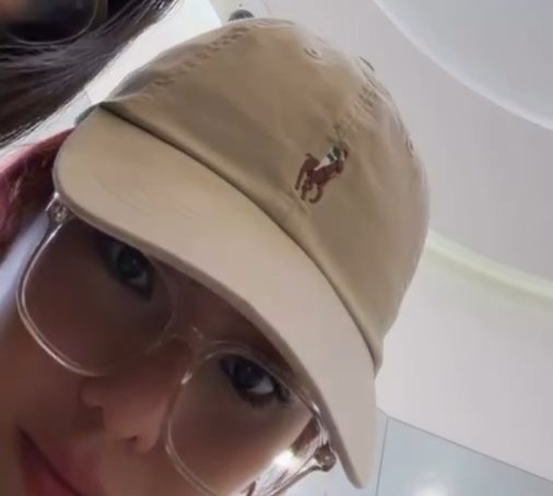 sleepy_atchi's tweet photo. Mikha in glasses+polo cap🫠🛐
#mikhalim https://t.co/lu1RMVhLDB