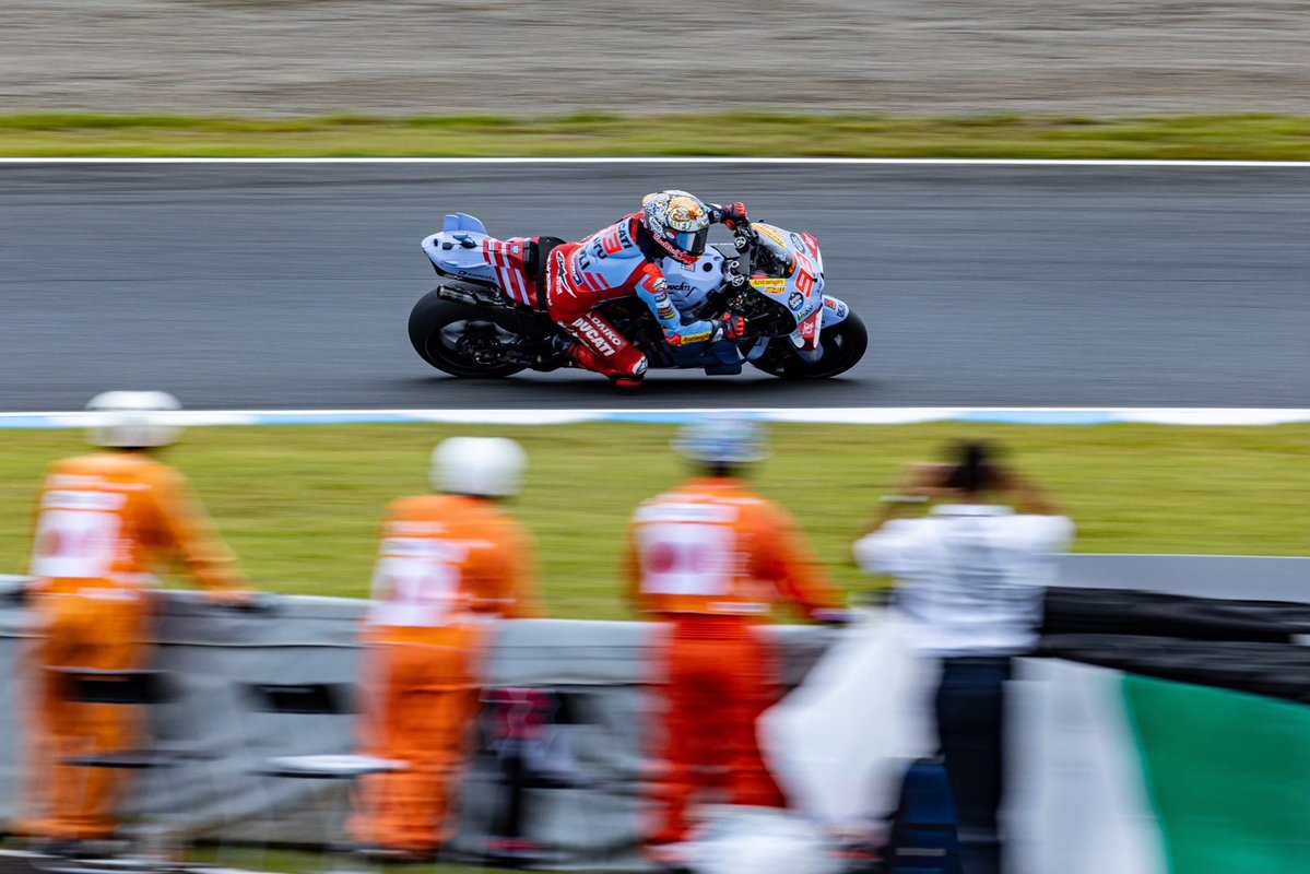 motegi_official's tweet photo. ファンの皆様、教えてください！
#MotoGP™︎ 観戦の楽しみ方Q&amp;A🗒️
 
MotoGP™ 日本グランプリの観戦席の選び方やアクセス、持ち物、宿泊含め場内での過ごし方など！

経験豊富な皆様だからこそ知っているお役立ち情報をぜひ教えてください✨
https://t.co/FdVdBfeuhx https://t.co/WicZlmfv7n