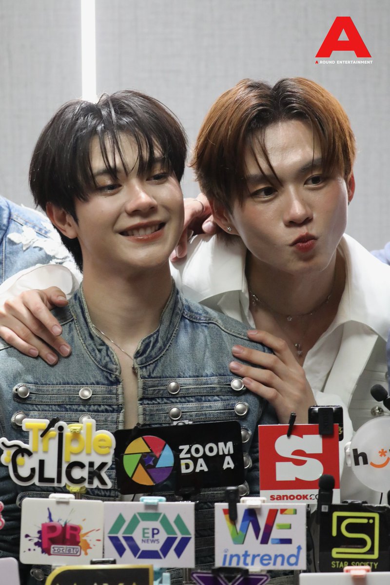 around_ent's tweet photo. ช่วงสัมภาษณ์ “บีเวอร์ - ต้นหลิว” ก่อนเริ่มงาน “FOUREVER YOU: FAREWELL PARTY” งานแฟนมืดครั้งสำคัญส่งท้ายโปรเจ็กต์ ‘Fourever You Proiect’

LAST MEMORY WITH FOUREVER YOU 
#FoureverYouFareWellParty
#บีเวอร์ต้นหลิว #BeverTonliew
#bbverpj #tonliewmtp
#FoureverYouProject https://t.co/ma4ac7Z7Wy