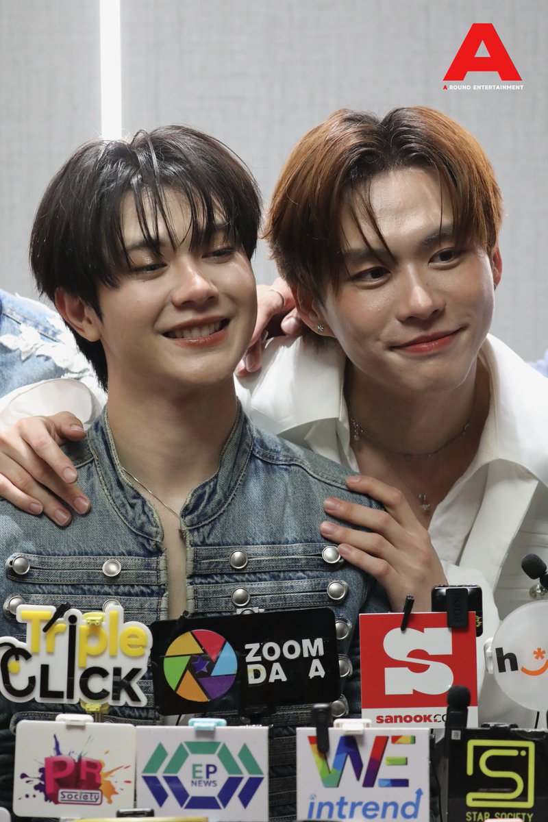 around_ent's tweet photo. ช่วงสัมภาษณ์ “บีเวอร์ - ต้นหลิว” ก่อนเริ่มงาน “FOUREVER YOU: FAREWELL PARTY” งานแฟนมืดครั้งสำคัญส่งท้ายโปรเจ็กต์ ‘Fourever You Proiect’

LAST MEMORY WITH FOUREVER YOU 
#FoureverYouFareWellParty
#บีเวอร์ต้นหลิว #BeverTonliew
#bbverpj #tonliewmtp
#FoureverYouProject https://t.co/ma4ac7Z7Wy