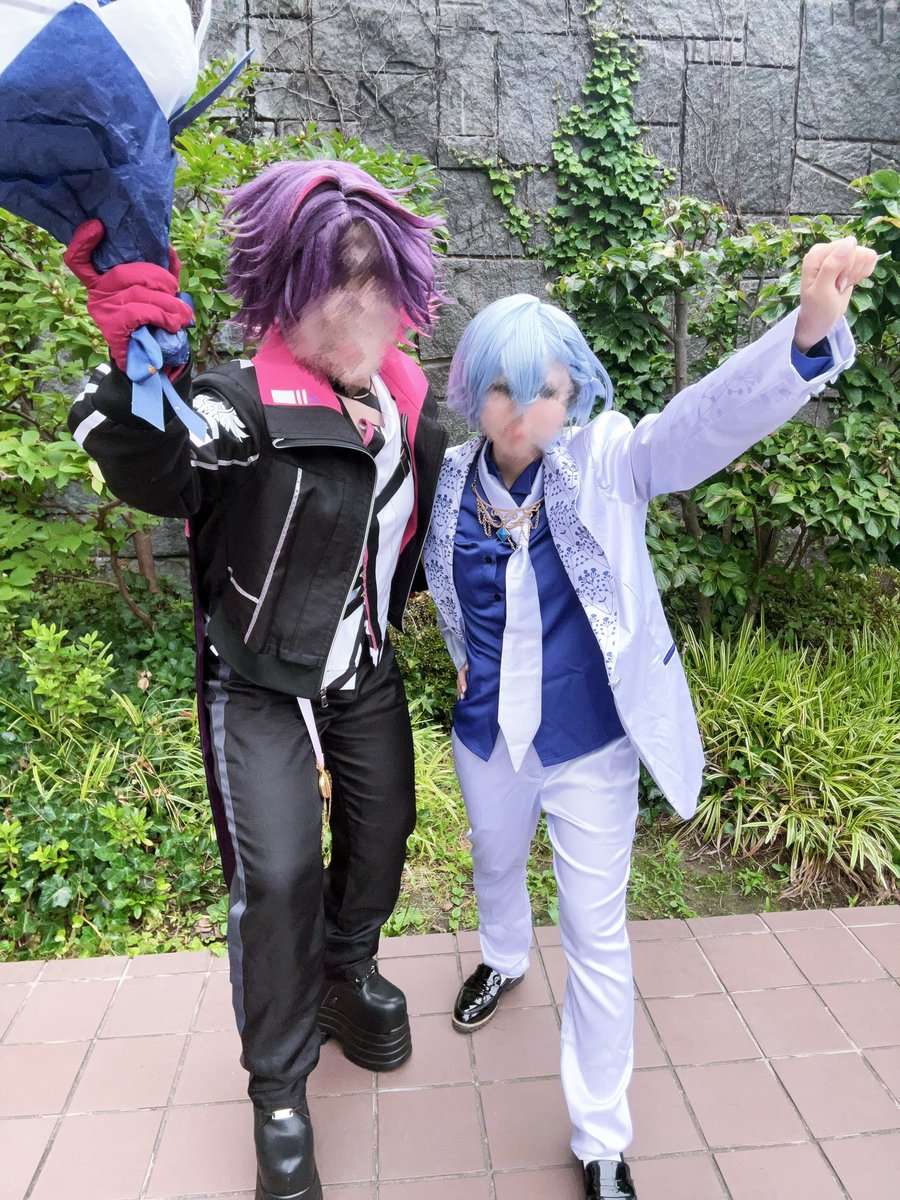 kina147_cos's tweet photo. 離脱してます✨️
会いたい相互全員に会えてめーっっちゃ嬉しかった😭だし久々に会えた方たち多すぎて幸せでした❣️
初めましての方やずっとTLでお見かけしていた方ともツーショ撮れてとっても楽しかったです🎶
ありがとうございましたー！

これは俺がお願いして撮った抜刀

 #仙スト  #コスプレス https://t.co/yMLFAbyx7n