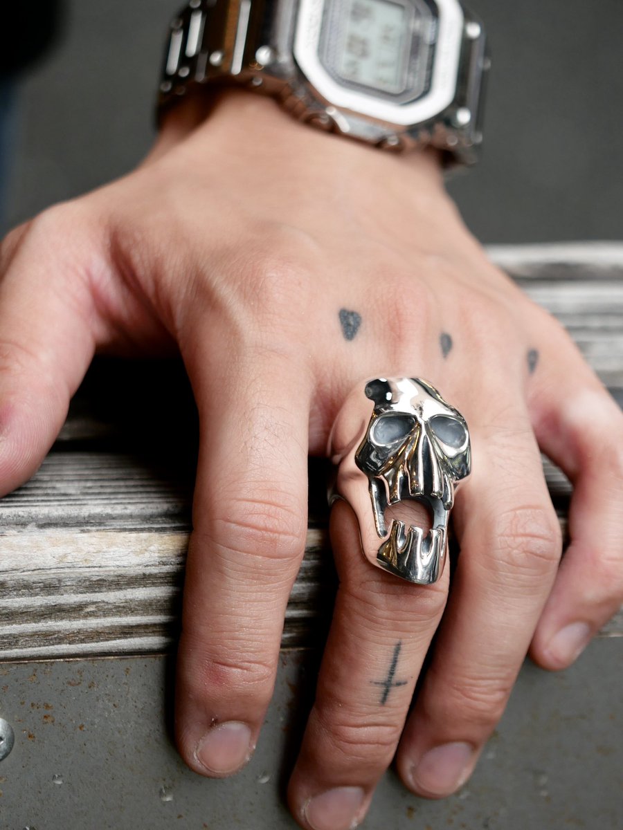 クレイジーピッグ『MAX SKULL RING』 世紀末の雰囲気漂う本作は、全長