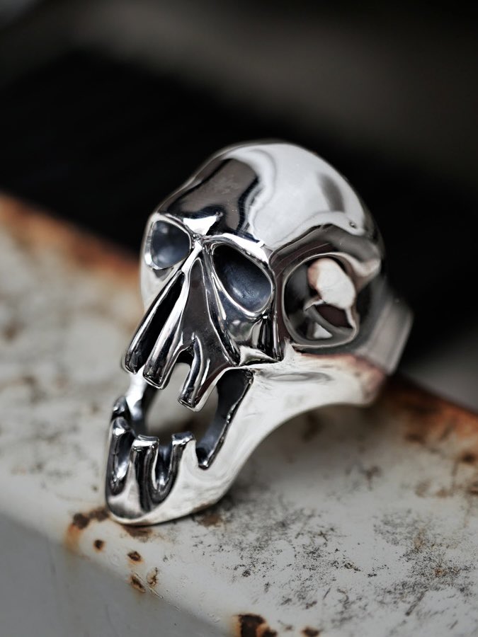 クレイジーピッグ『MAX SKULL RING』 世紀末の雰囲気漂う本作は、全長