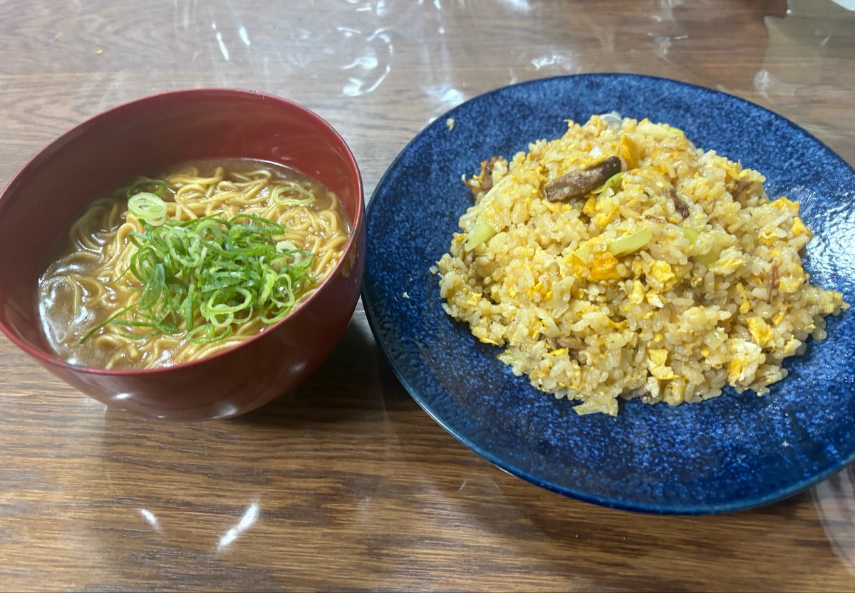 owl_strix2960's tweet photo. ラーメン定食🍜 https://t.co/pMBtMnch1C