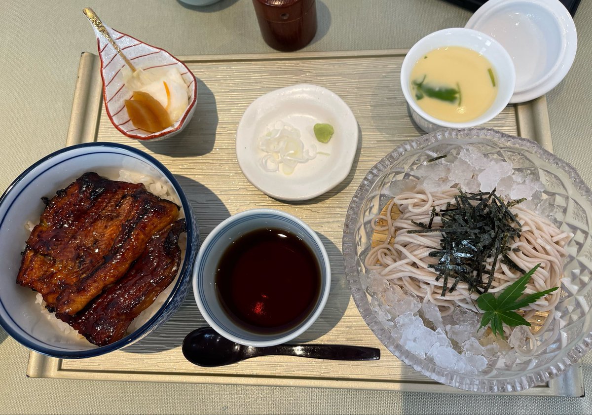 caznom's tweet photo. おだわらランチ狙いが
時間間に合わず
しんぶんカフェ俵屋に久々行ってみる
サバのウィンナー気になったので頼んでみた
安定の蕎麦ランチと
土用近いからか鰻丼のランチ https://t.co/DCR7eHXWPq
