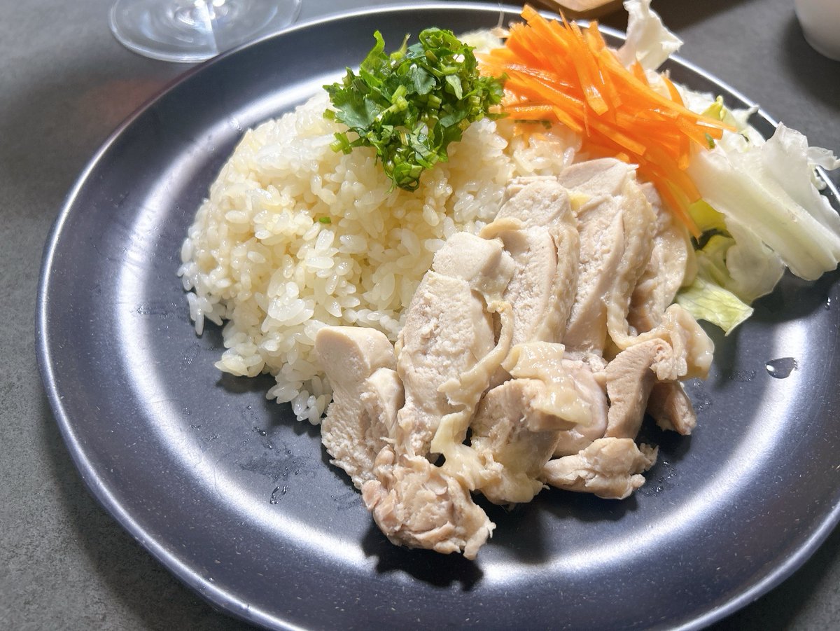 smsgtsmgtn's tweet photo. 運動したらその分どんどん食べちゃうな https://t.co/ZcAxMsKoqN