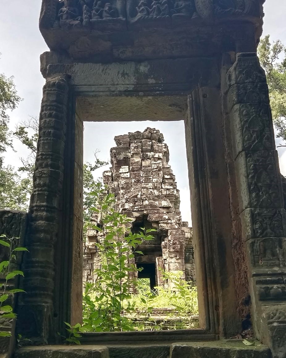 SowannaYun's tweet photo. Deep in the corner of Angkor Thom lies Prasat Chrung, a "hidden" fortress often overlooked by travelers. We’re taking you inside the city walls to explore these 800-year-old ruins reclaimed by the jungle. Watch the full guide here: https://t.co/kGmo0q2by7
#AngkorThom #Cambodia https://t.co/FYt8II6Z0K
