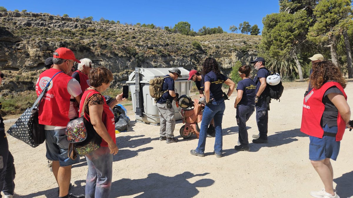 geaalicante's tweet photo. Ayer Limpieza Explanada Pantano Elche  281 kilos de basura extraídos de la zona por catorce voluntarios. Enhorabuena.                                                                 #ProyectoLibera #Basuraleza #GEAAlicante #seobirdlife #ecoembes https://t.co/aZ9U4O8983