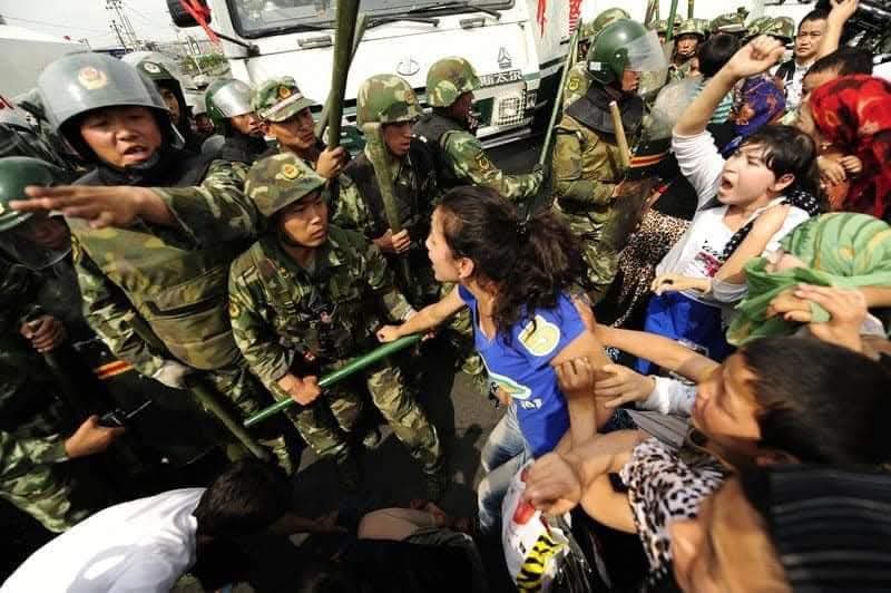 AhmetFeruk7280's tweet photo. 从2009年“七.五”大屠杀，到“民族团结恶法”阴影下的种族灭绝！
📌2009年7月5日的乌鲁木齐大屠杀，绝非中共殖民罪恶的起点，而是其无数次血腥镇压中，最彻底撕裂谎言、引发国际社会高度瞩目的历史转折点！
📌当年，继2009年6月26日“韶关惨案”后，Uyghurlar在自己的土地上发起争取正义与基本人权的和平游行。
然而，中国侵略者却动用国家机器，将其变成灭绝人性的武装屠杀！
为了掩盖反人类罪证，2009年7月5日深夜，中国暴政连夜用高压水枪冲刷全城街道的血迹，将成百上千流血牺牲的维吾尔人尸体秘密运走、成批焚尸灭迹！
这种“一夜洗血、跨夜焚尸”的残暴手段，正是中国极权至今在东突厥斯坦实施系统性种族灭绝的恶毒预演。

📌做贼心虚的中国当局，对国际社会的正义审判怀有刻骨的恐惧。中共之所以将所谓的《民族团结进步促进法》定于2026年7月1日正式实施，绝非巧合！
📌将这部恶法的生效期精准卡在“七五大屠杀”纪念日前夕，正是中国暴政对那场历史罪责极度心惊肉跳、企图用法制化外衣来对抗全球追责的遮羞布！
 
🔥该法自2026年3月12日在木偶人大强行通过以来，其第62和63条公然玩弄“长臂管辖”，甚至在2026年6月24日的中国国务院发布会上被官方证实可跨境适用！
然而，长臂伸得越长，斩断它的铁拳就砸得越狠！
中国的跨国镇压正在加速其自身的灭亡：
 （1）法国重拳出击，雷霆驱逐！
法国反情报部门（DGSI）历时深挖，于2026年6月18日由法国官方正式宣布：
彻底取缔境内9处中国秘密警察站，并对3名中国籍网络协调人祭出强行驱逐令，其中2人已被押解出境！
 
（2） 全球围剿“民族团结恶法”，正义之声雷动！
在恶法生效前后，国际反击全面爆发。美国国会议员联名发表强硬声明进行谴责；2026年6月30日国际特赦组织等权威机构痛批其强制同化政策；
联合国人权专家也在2026年7月3日前夕公开指出，该法至少公然践踏了12项国际人权规范。

📌中国在全球布建秘密警察、雇佣网军操控舆论，无底线的维稳和跨国镇压费用正彻底掏空中国本就崩溃的经济。
这个强权已经恐惧到了病态的边缘！

📌2026年6月26日傍晚，北京最高地标中国尊（中信大厦）发生了一起震惊世界的私人飞机撞击高楼坠毁事件！
惊慌失措的中国政权如临大敌，在短短几个小时内，在全网实施窒息式信息封锁，强行下架所有现场视频，并对腾讯等技术平台下达最高级别封锁令！
他们害怕一个偶发的飞机坠毁会演变成政权垮台的导火索，更害怕他们用谎言筑起的信息牢笼瞬间塌方！

这种全面风声鹤唳、对一家科技巨头和坠机现场疯狂洗版的丑态，正是中国侵略者走向全面崩溃与末路的终极信号！
#东突厥斯坦 #七五大屠杀 #跨国镇压 #秘密警察站 #民族团结恶法 #维吾尔种族灭绝 #美国国会 #法国重拳 #腾讯封锁 #北京飞机坠毁